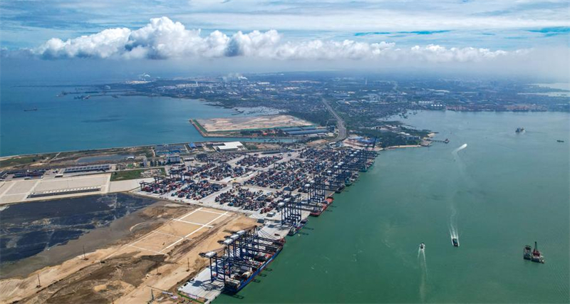 Le commerce extérieur de la Chine fait preuve de résilience dans un contexte mondial complexe