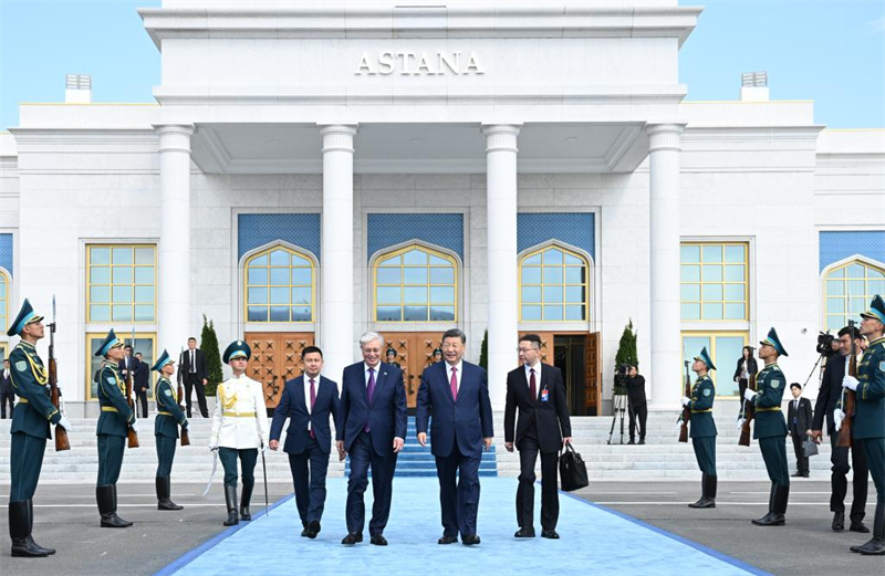 Xi quitte Astana après sa participation au deuxième sommet Chine-Asie centrale