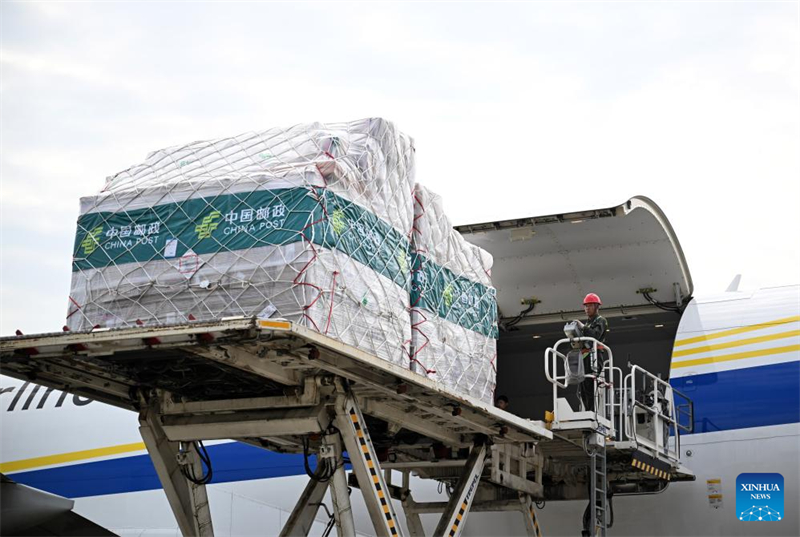China Postal Airlines lance une route internationale de fret Zhengzhou-Luxembourg