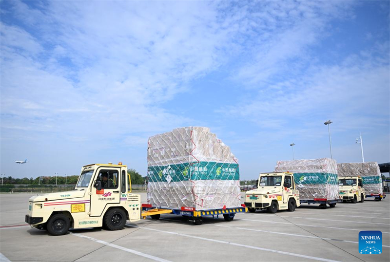 China Postal Airlines lance une route internationale de fret Zhengzhou-Luxembourg
