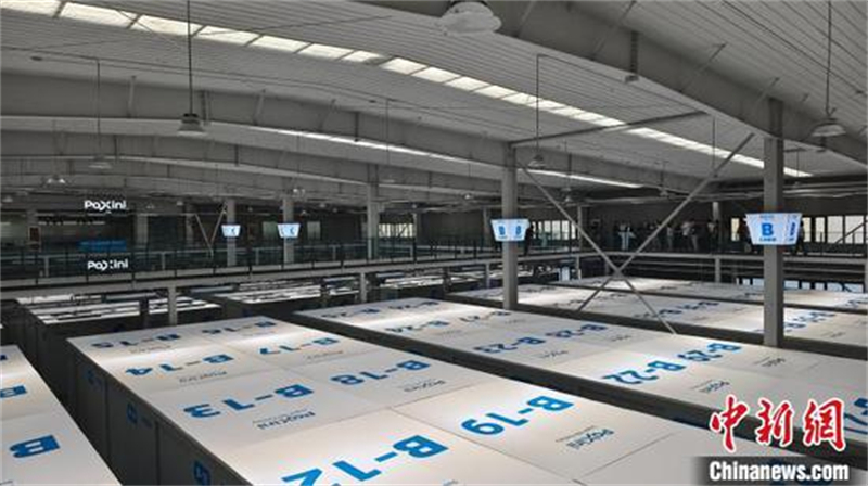 Plus grande installation de données d'intelligence artificielle intégrée au monde, l'usine de données d'intelligence artificielle super incarnée de Pacini Perception Technology (Super Eid) est mise en service à Tianjin (nord de la Chine), le 23 juin 2025. (Photo / China News Service)