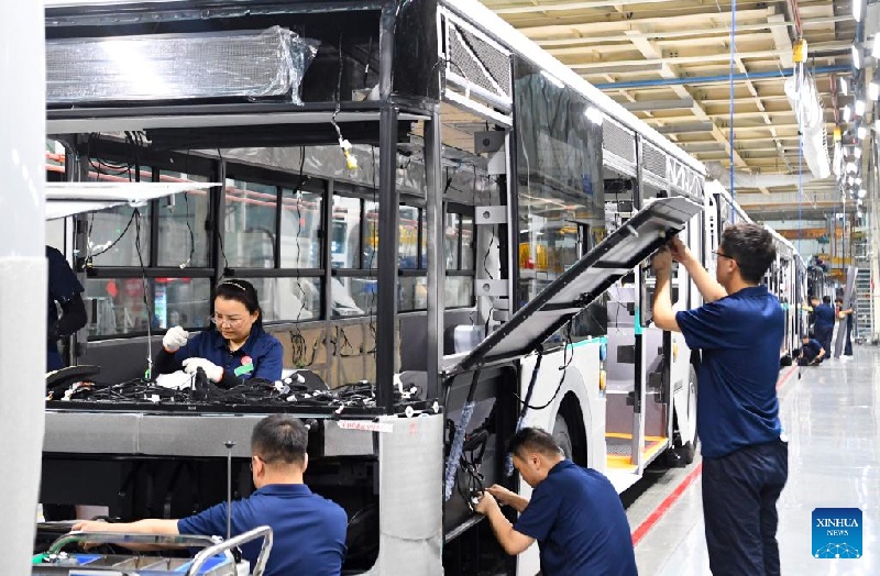 Henan : le 10 000e véhicule Yutong pour l'Asie centrale est sorti des chaînes à Zhengzhou