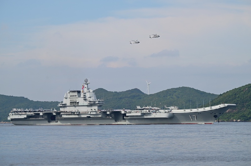 Le porte-avions Shandong est arrivé à Hong Kong pour une première visite