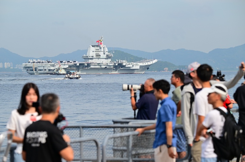 Le porte-avions Shandong est arrivé à Hong Kong pour une première visite