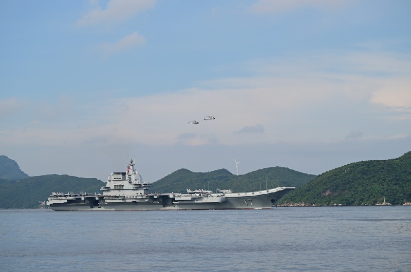 Le porte-avions Shandong est arrivé à Hong Kong pour une première visite
