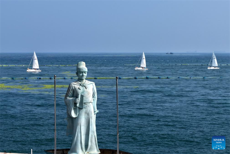 Shandong : une croisière organisée à Qingdao pour célébrer le 20e anniversaire de la Journée maritime de Chine
