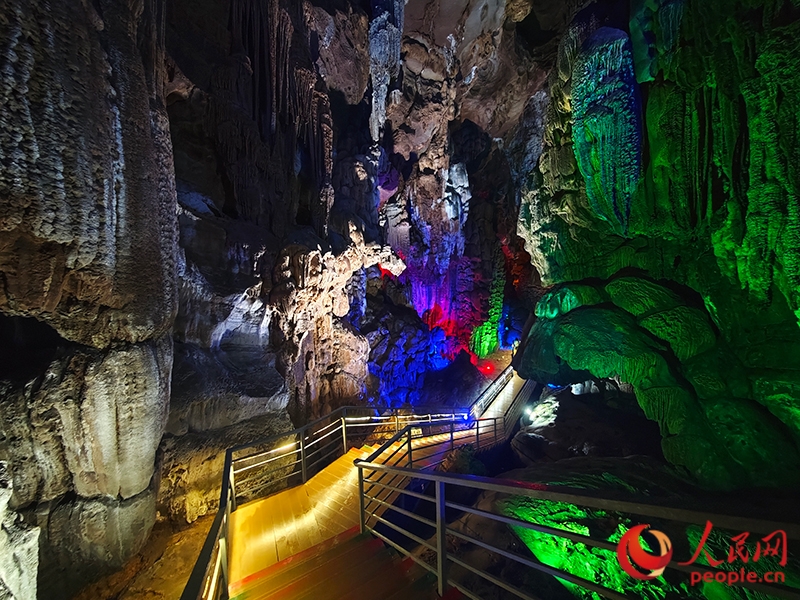 Guangxi : à la découverte de la grotte du mont Jinzhong à Guilin