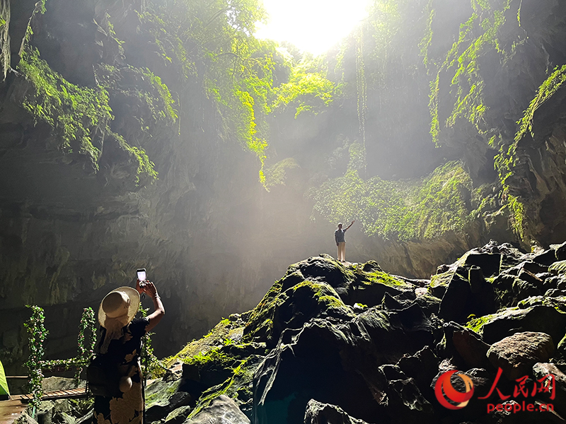 Guangxi : à la découverte de la grotte du mont Jinzhong à Guilin