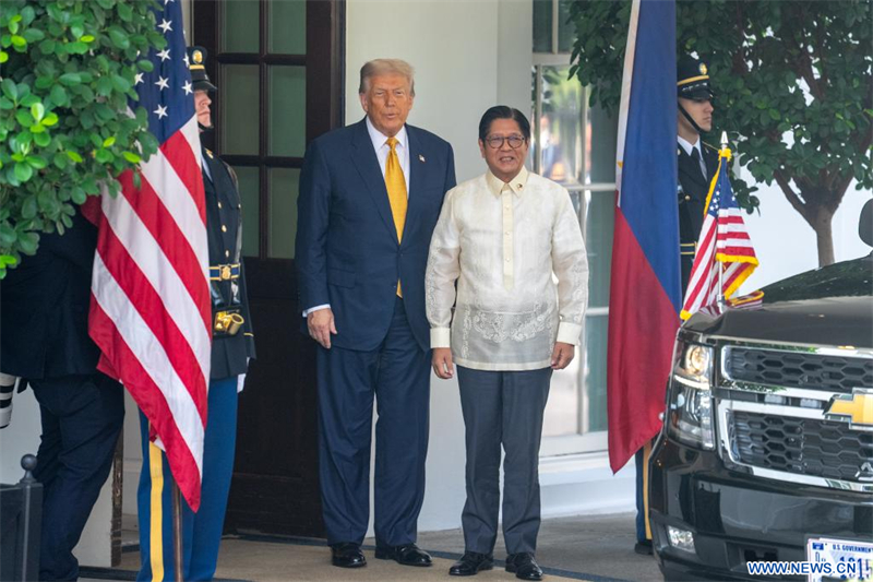 Trump annonce un accord commercial après sa rencontre avec le président philippin