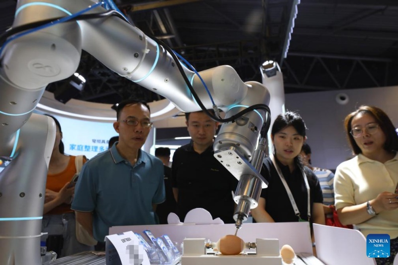 Shanghai : les robots intelligents en vedette à la WAIC 2025