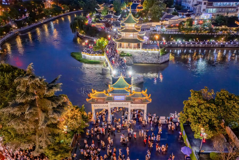 Chine : la vitalité de la consommation touristique continue de se libérer au premier semestre
