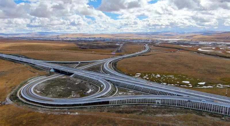 Le réseau de transport complet stimule le développement au Xizang