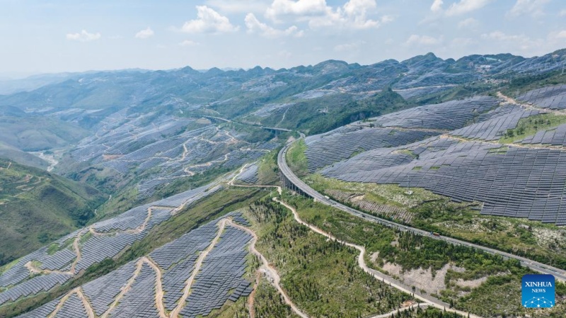 Le Guizhou fait progresser l'énergie propre avec une nouvelle base complète à Bijie