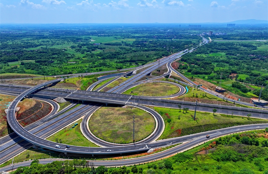 Jiangxi : à Nanchang, un centre de transport en trois dimensions soutient la construction d'une nouvelle urbanisation
