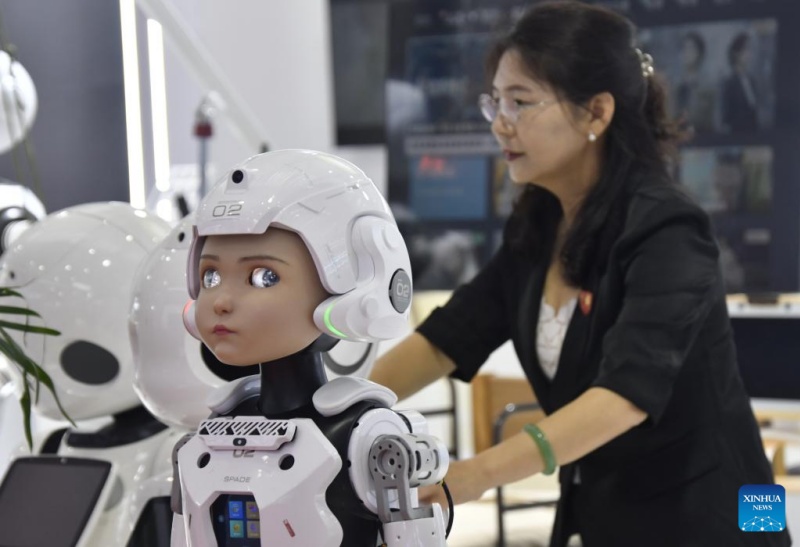 Les robots humanoïdes en vedette à la Conférence mondiale des robots à Beijing