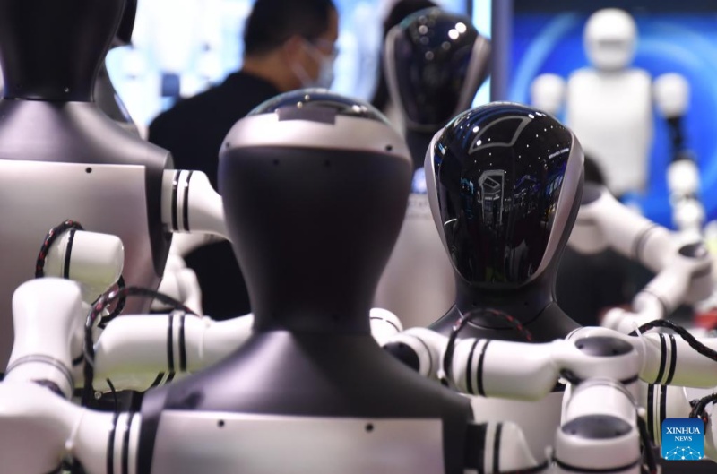 Les robots humanoïdes en vedette à la Conférence mondiale des robots à Beijing