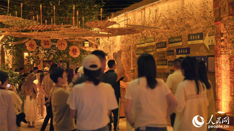 Xinjiang : la vie nocturne animée de la vieille ville de Kuqa