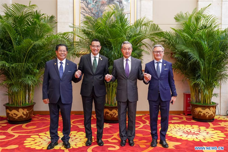 Les ministres des Affaires étrangères de Chine, du Laos, du Myanmar et de Thaïlande tiennent une réunion informelle