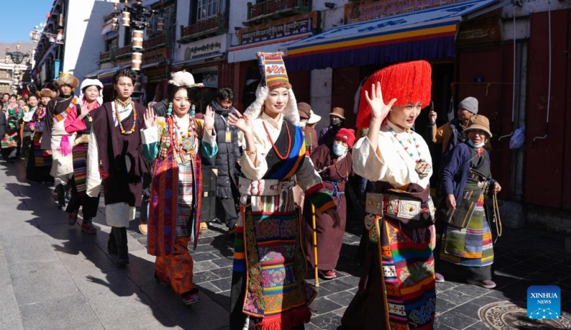 Xizang : histoire en photos d'un héritier de la technique de fabrication de costumes de Lhassa