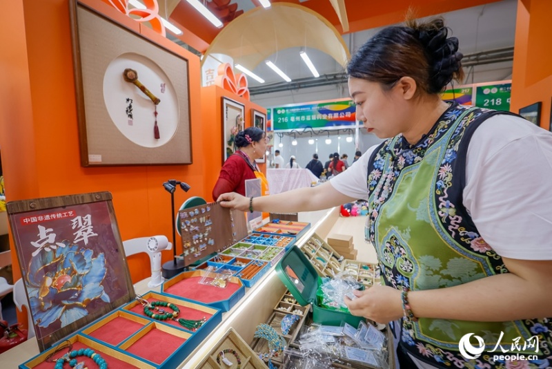 Jilin : l'artisanat, une façon intelligente de mettre les femmes sur la route de la prospérité