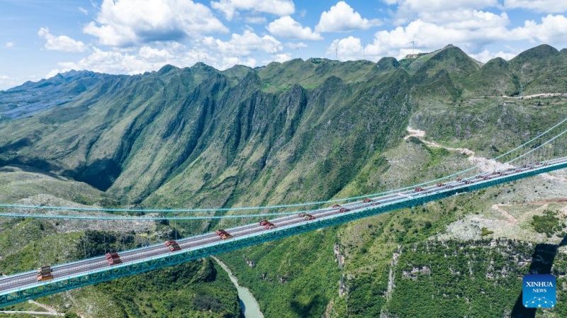 Guizhou : fin du test de charge sur le pont le plus haut du monde