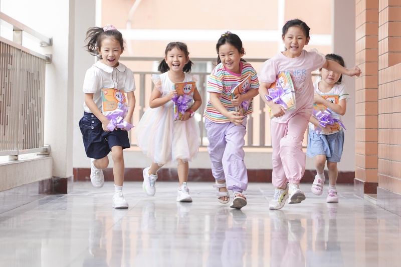 Chongqing : l'inscription des nouveaux élèves marque le début de la rentrée