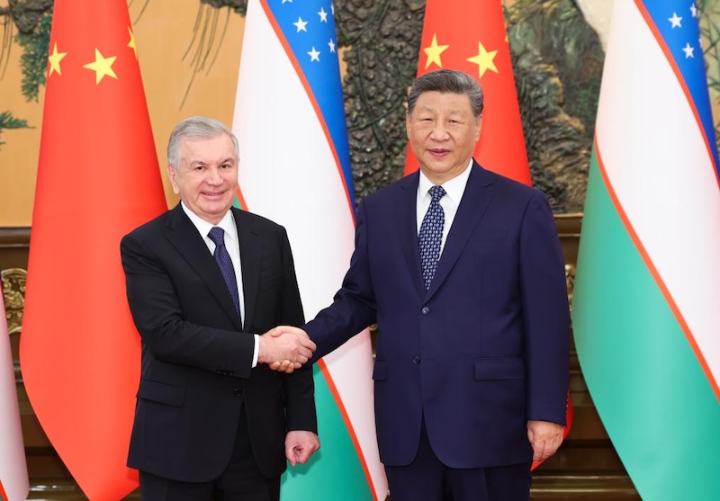 Xi Jinping rencontre le président ouzbek Chavkat Mirzioïev