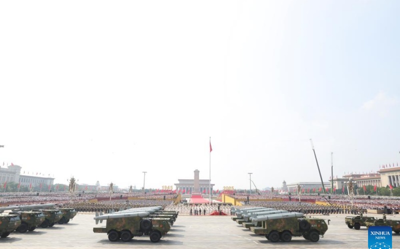 La Chine dévoile des missiles de croisière lors du défilé