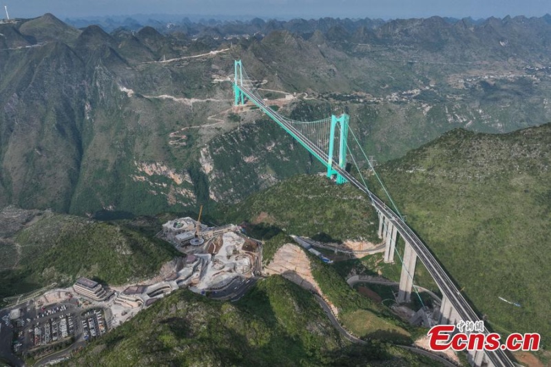 Guizhou : le plus haut pont du monde ouvrira en septembre