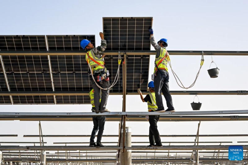 Mongolie intérieure : les projets photovoltaïques stimulent la réadaptation écologique et la croissance économique locales dans le désert de Kubuqi