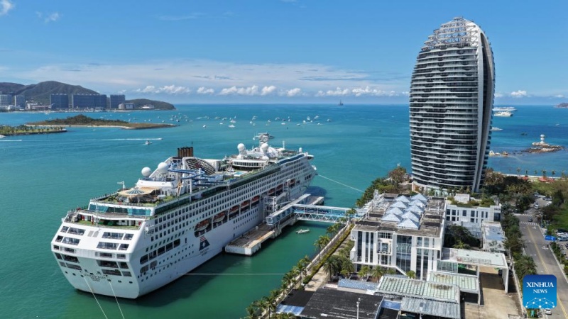 Hainan : le navire de croisière chinois « Star Voyager » fait une première visite à Sanya