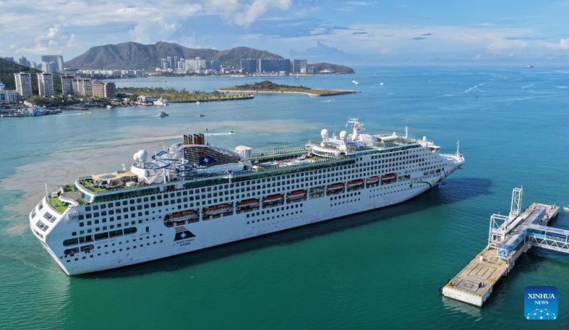 Hainan : le navire de croisière chinois « Star Voyager » fait une première visite à Sanya