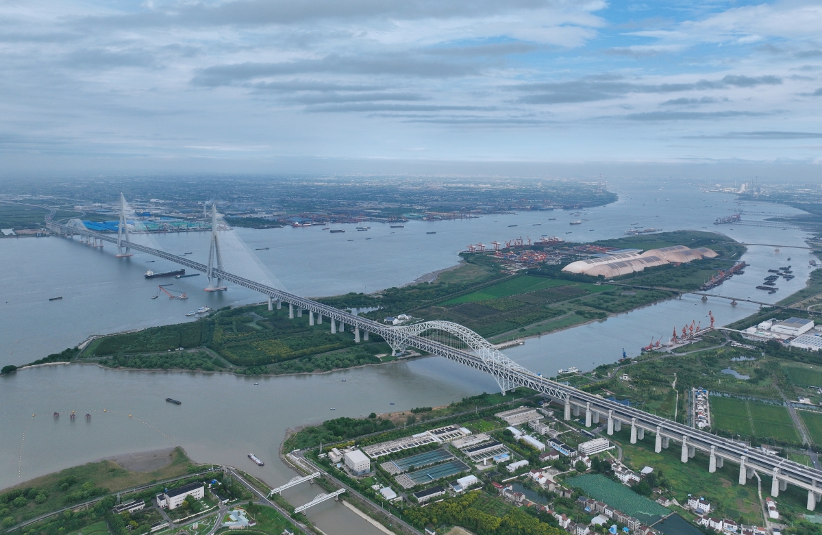 Jiangsu : début des opérations du pont Changtai sur le Yangtsé