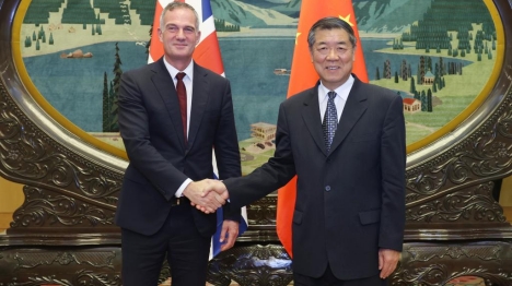 Un vice-Premier ministre chinois rencontre le secrétaire d'Etat britannique aux Affaires et au Commerce