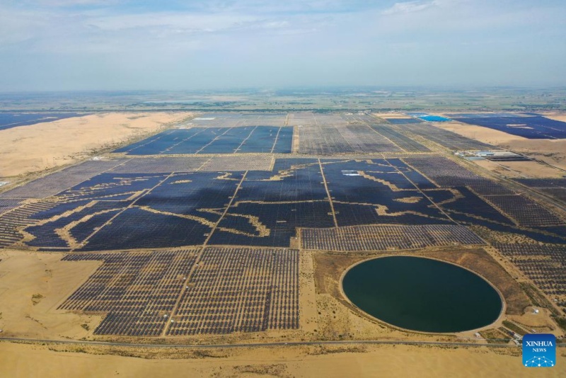 Mongolie intérieure : la base photovoltaïque de la Bannière de Dalad participe au développement des énergies nouvelles