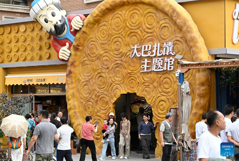Xinjiang : les techniques traditionnelles de fabrication du naan transmises et développées à Kuqa
