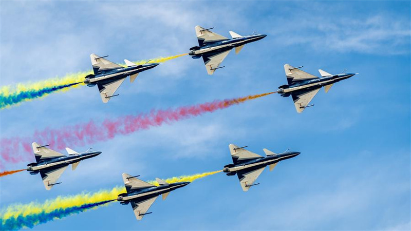 Comment les journées portes ouvertes en cours de l'Armée de l'air chinoise illustrent-elles ses capacités de combat ?