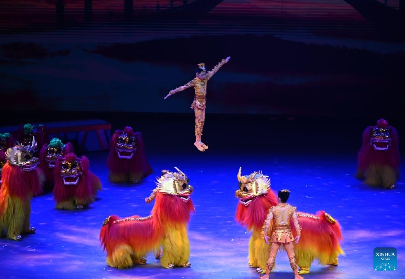 Hebei : ouverture du Festival international du cirque à Wuqiao, la « terre natale de l'acrobatie » en Chine