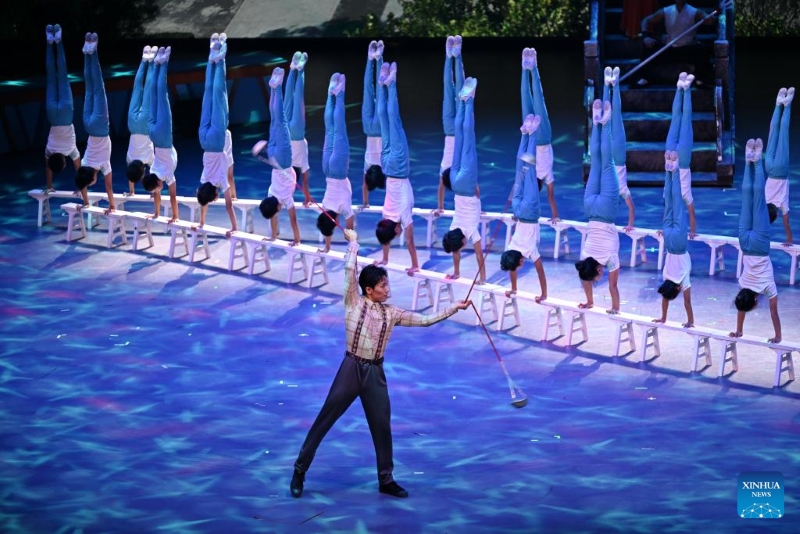 Hebei : ouverture du Festival international du cirque à Wuqiao, la « terre natale de l'acrobatie » en Chine