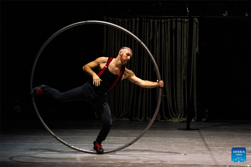 Hunan : coup d'envoi du Festival international du nouveau théâtre acrobatique de Zhangjiajie
