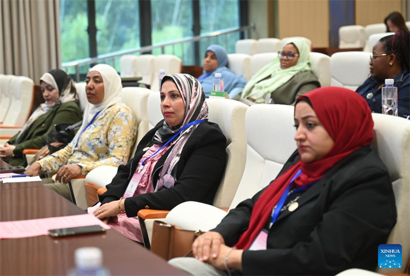 Fujian : une formation sur la lutte contre la pauvreté grâce à la technologie Juncao pour les femmes des pays en développement organisée à Fuzhou