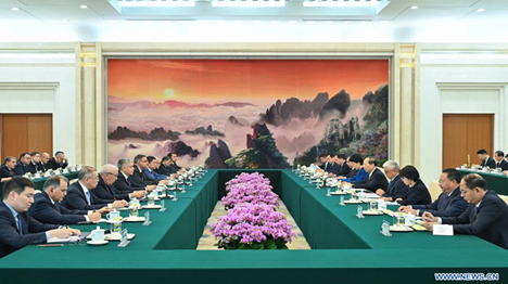 Un haut responsable du PCC rencontre les représentants étrangers participant au dialogue des partis politiques Chine-Asie centrale