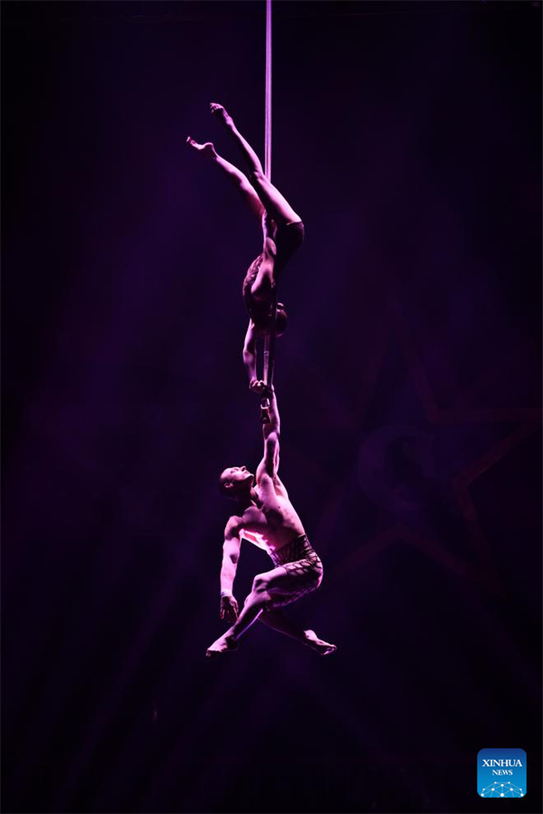 Guangdong :  ouverture du 8e Festival international du cirque de Chine à Hengqin