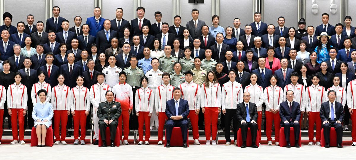 Xi Jinping rencontre des personnalités sportives nationales