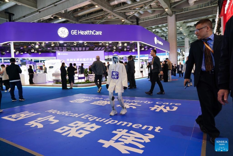 Shanghai : des produits et services de santé adaptés aux personnes âgées présentés à la 8e CIIE