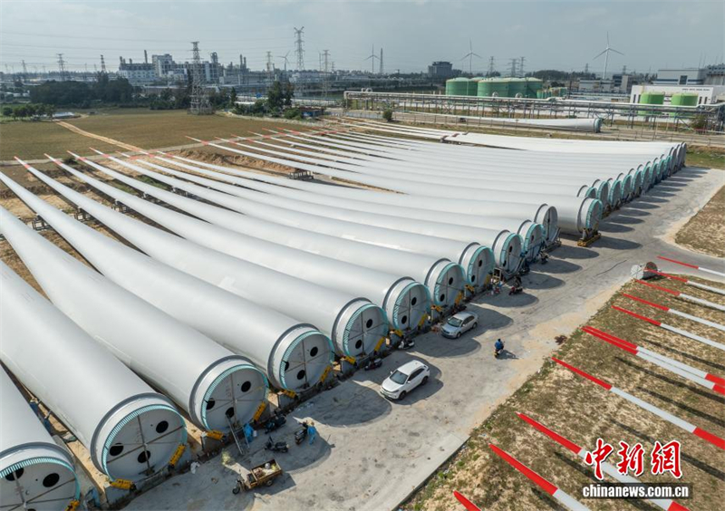 Hainan : découvrez la plus grande base de production de pales d'éoliennes du monde à Dongfang