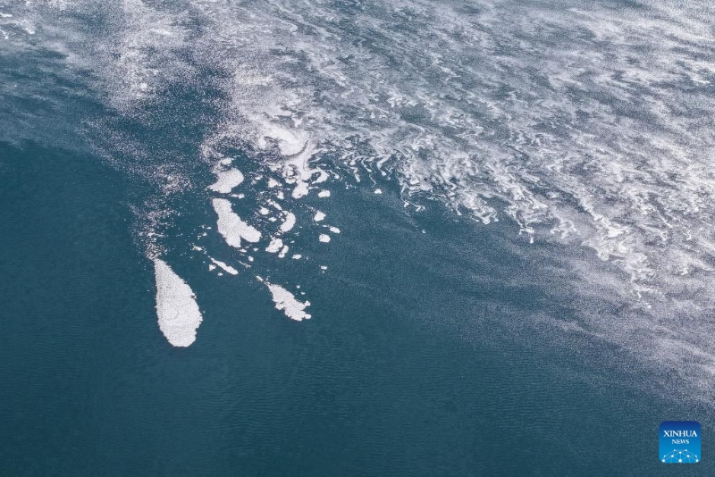 Gansu : deux lacs nourrissent des zones humides écologiques dans le désert de Gobi