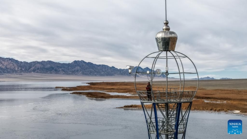 Gansu : deux lacs nourrissent des zones humides écologiques dans le désert de Gobi