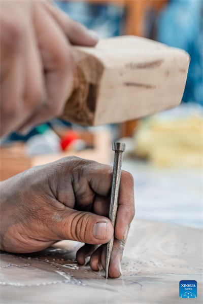 Yunnan : découvrez le village de Zhoucheng, terre natale de la technique du batik des Bai