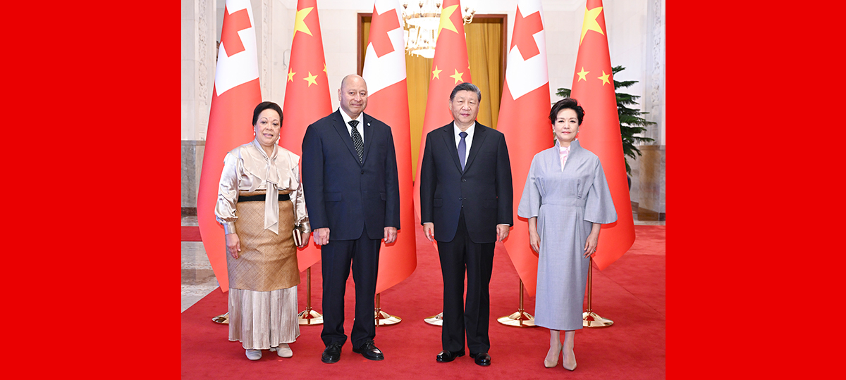 Xi Jinping rencontre le roi des Tonga et appelle à un meilleur alignement des stratégies de développement